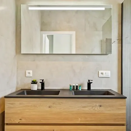 Huswell - Spacious House With 3 Terraces Casa vacanze